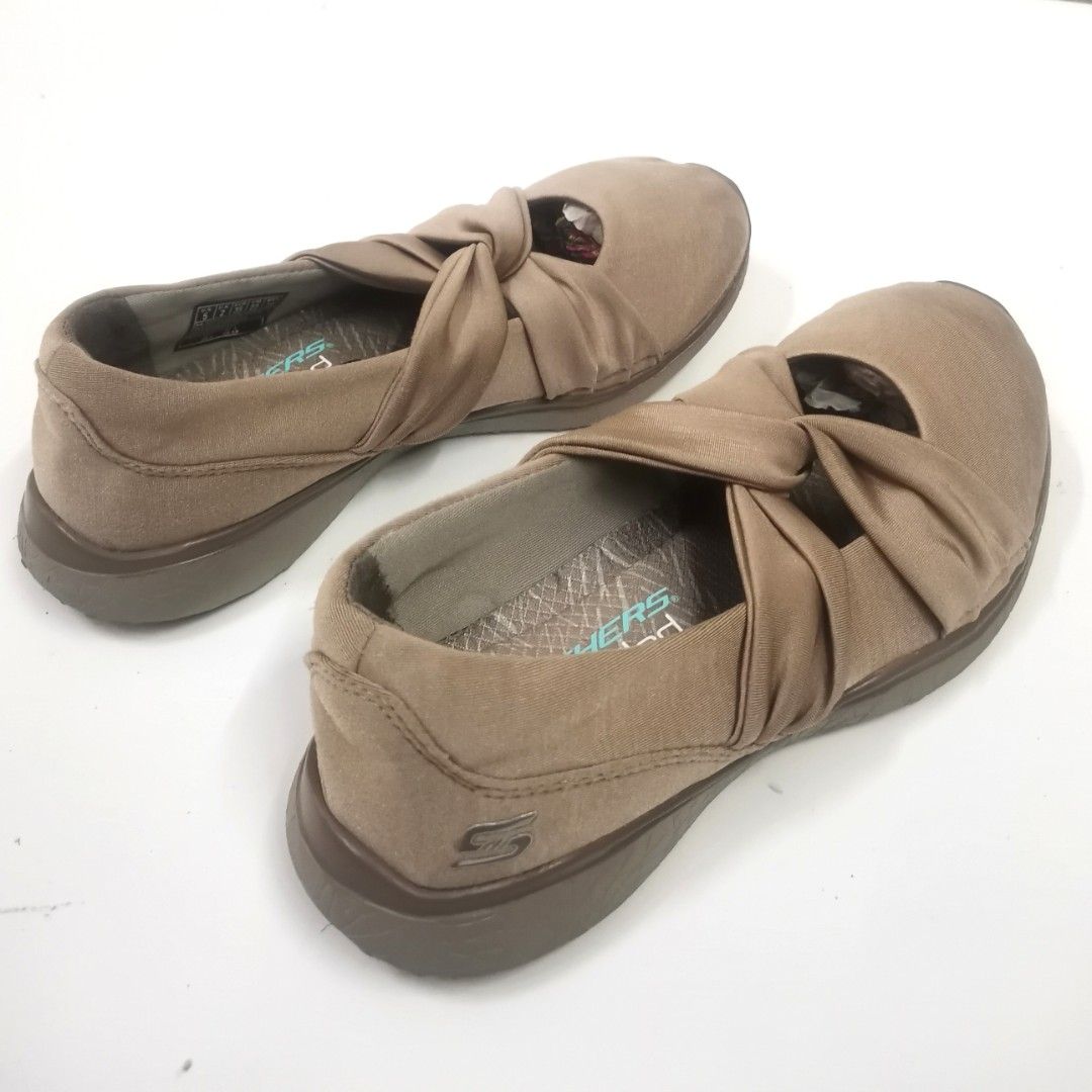Skechers heathered bungee strap mary janes 2025