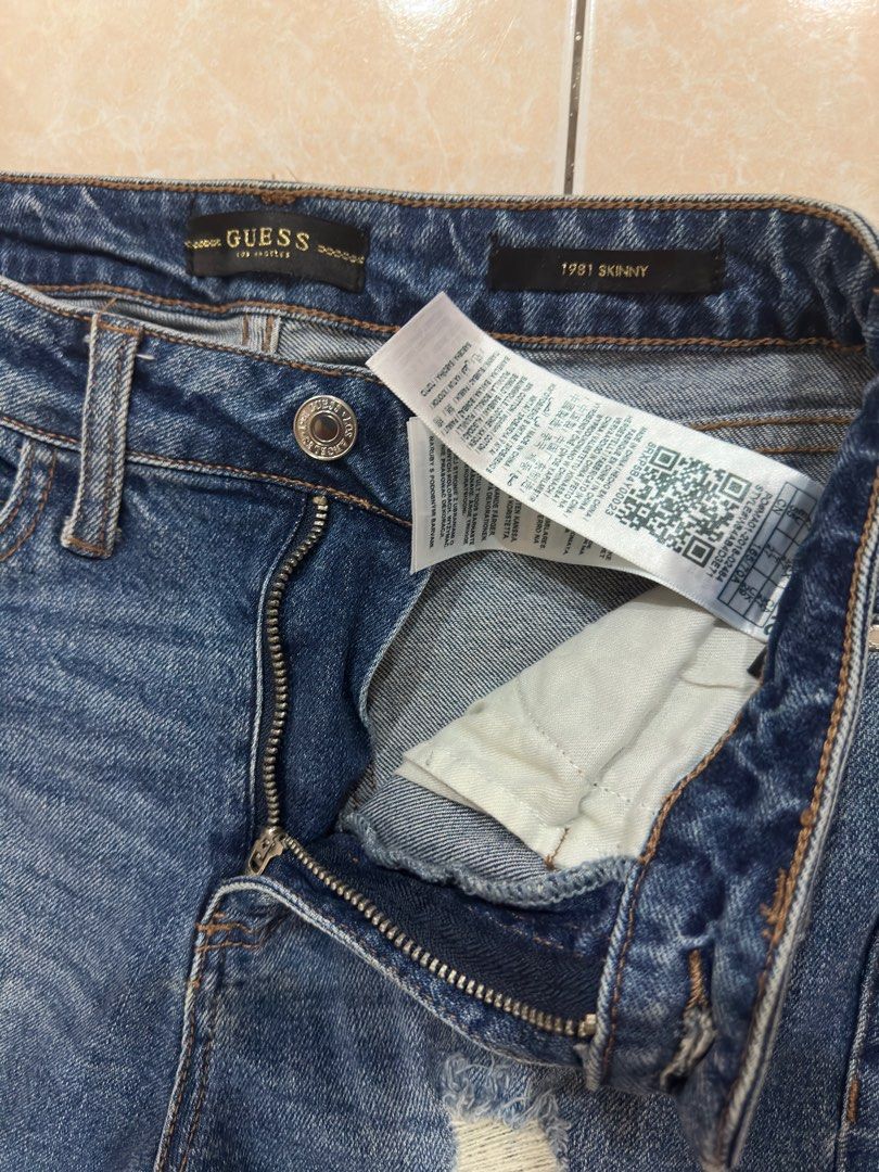 Guess Skinny jeans size 27 Women s Fashion Bottoms Jeans Leggings on Carousell