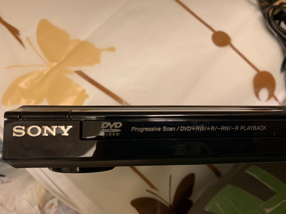 Sony CD/DVD player DVP-SR200P, 家庭電器, 電視 & 其他娛樂, 娛樂系統及智能家居產品 - Carousell