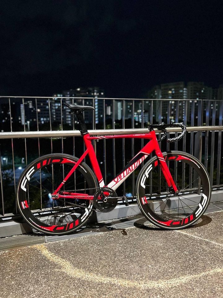 Specialized fixed top gear bicycle