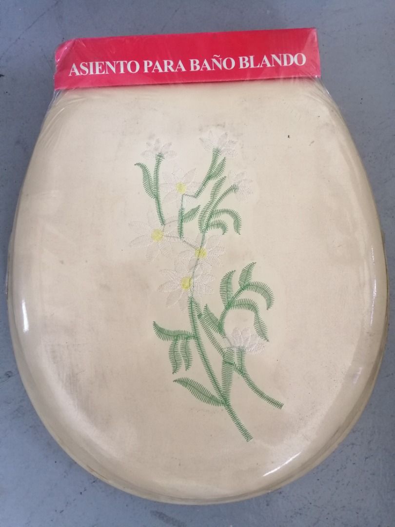 Toilet Seat Cover (Category: Bathroom & Kitchen Fixtures) located in Marikina City. Submitted by jbysy (Listing ID 1240814457, Image 3). Description: Toilet Seat Cover 500/pc 800 for both Stored for a long time but never been used.