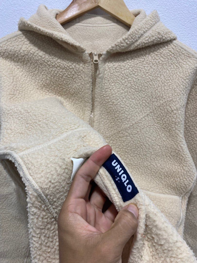 UNIQLO REVERSIBLE FLEECE HOODIE
