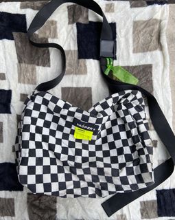 (Category: ) located in . Submitted by thriftedbyd (Listing ID 1240886539, Image 1). Description: .