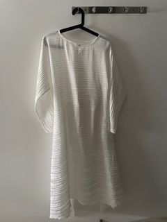 Pleated  baju kurung 