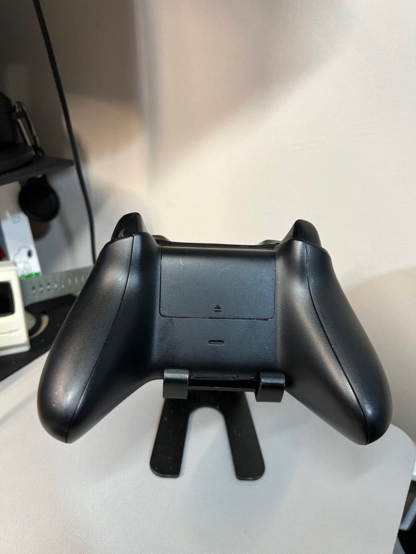 Original Xbox One Controller with Xbox wireless receiver , Video Gaming