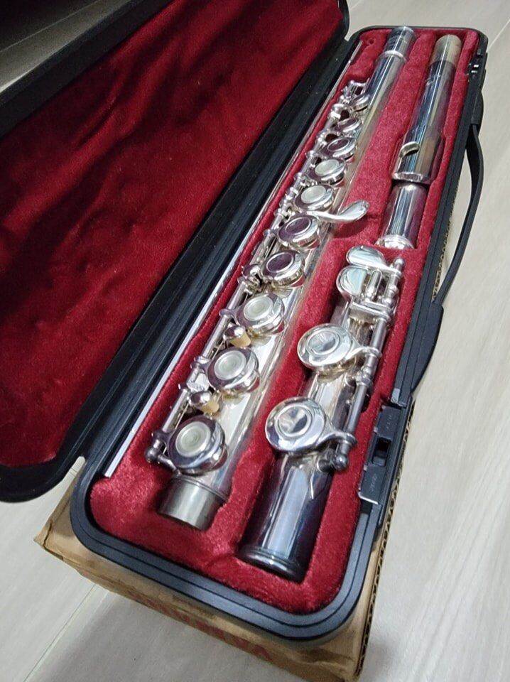 Yamaha Flute 381 ii, Hobbies & Toys, Music & Media, Musical Instruments