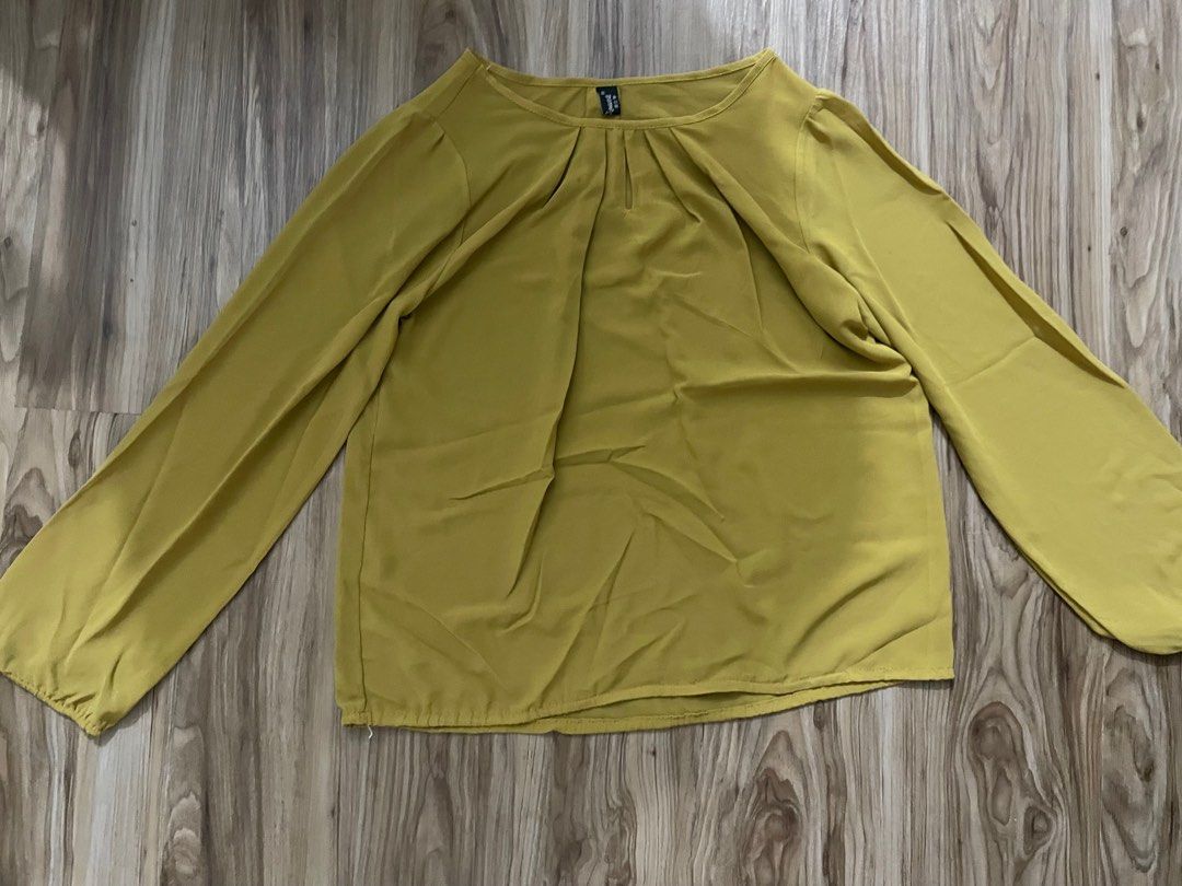 yellow green blouse (Category: Blouses) located in Rizal. Submitted by esquivel.declutter (Listing ID 1240854223, Image 1). Description: .