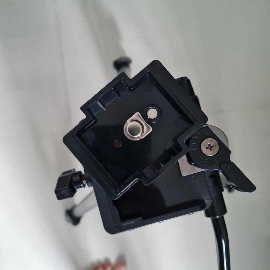 Yunteng Tripod smooth 3 directional head, Photography, Photography