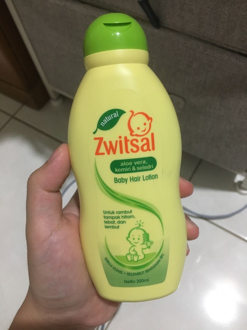 Zwitsal Baby Hair Lotion Aloe Vera Kemiri Seledri Penumbuh Rambut Bayi 200ml