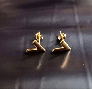 Louis Vuitton V Stud Earrings Rental | V Stud Earrings Dubai