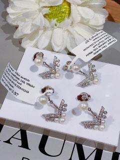 18k wg dia/pearl chaumet earrings hk setting
