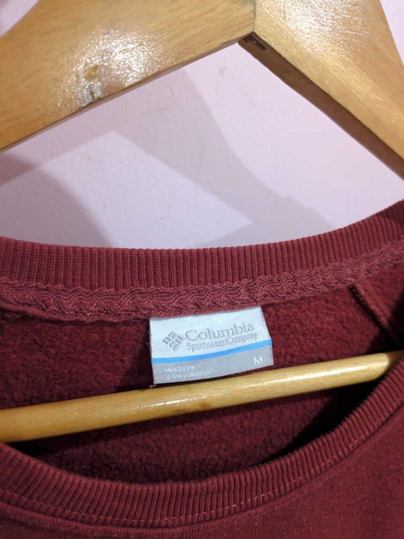 ‼️ Columbia Sweater (Category: Coats, Jackets and Outerwear) located in Taguig. Submitted by dropthatstuffph (Listing ID 1246098827, Image 2). Description: Columbia Sweater for women Size: Medium.