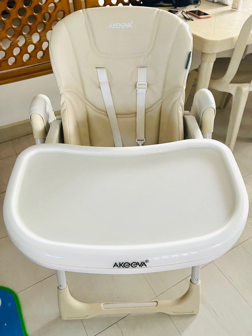 Akeeva high chair top