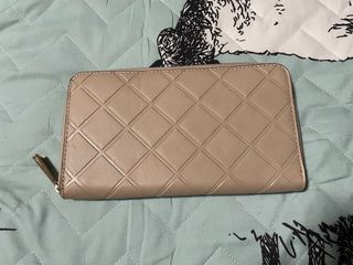 (Category: ) located in . Submitted by yen_declutter (Listing ID 1246089100, Image 1). Description: .