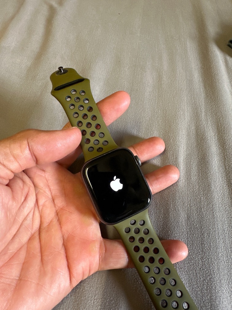 Nike apple watch olive flak top