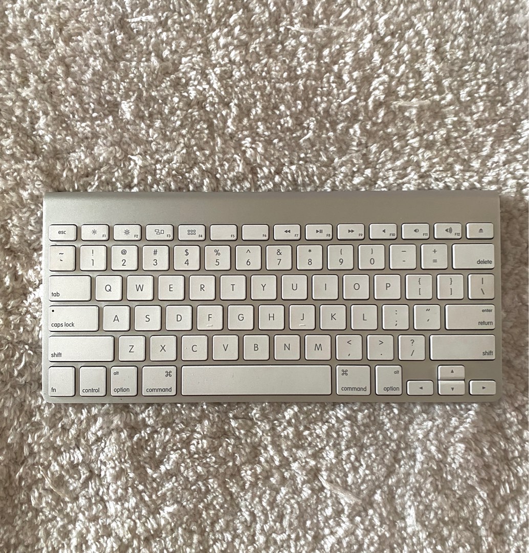 Apple wireless keyboard, Computers & Tech, Parts & Accessories