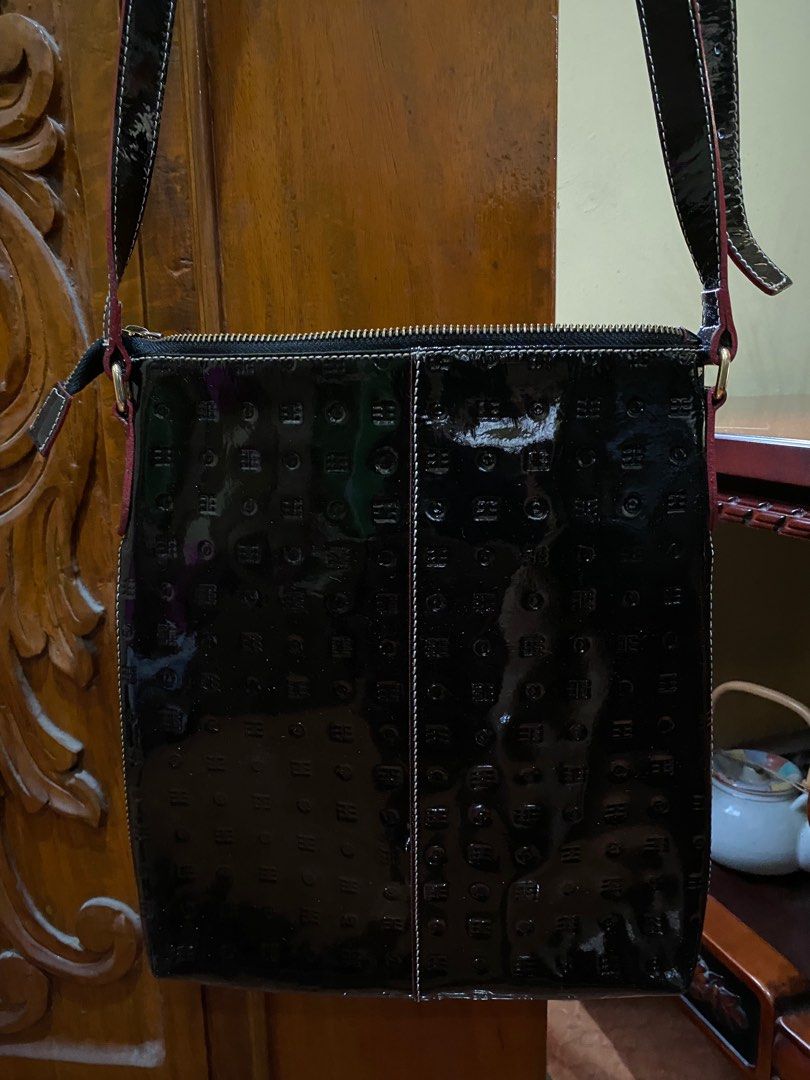 Arcadia crossbody black original Women s Fashion Bags