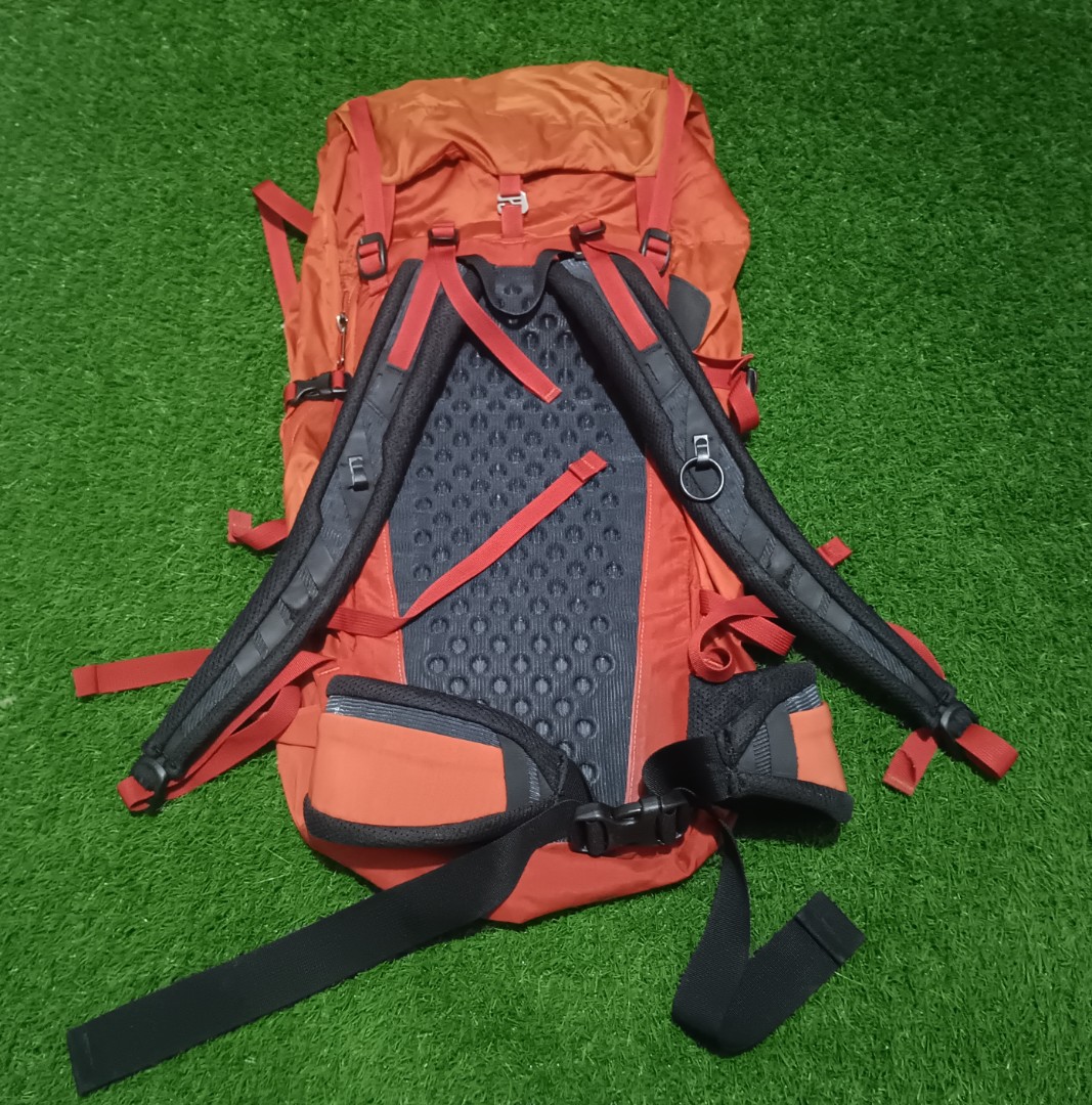 Arc'teryx Axios 33 liters, Men's Fashion, Bags, Backpacks on Carousell
