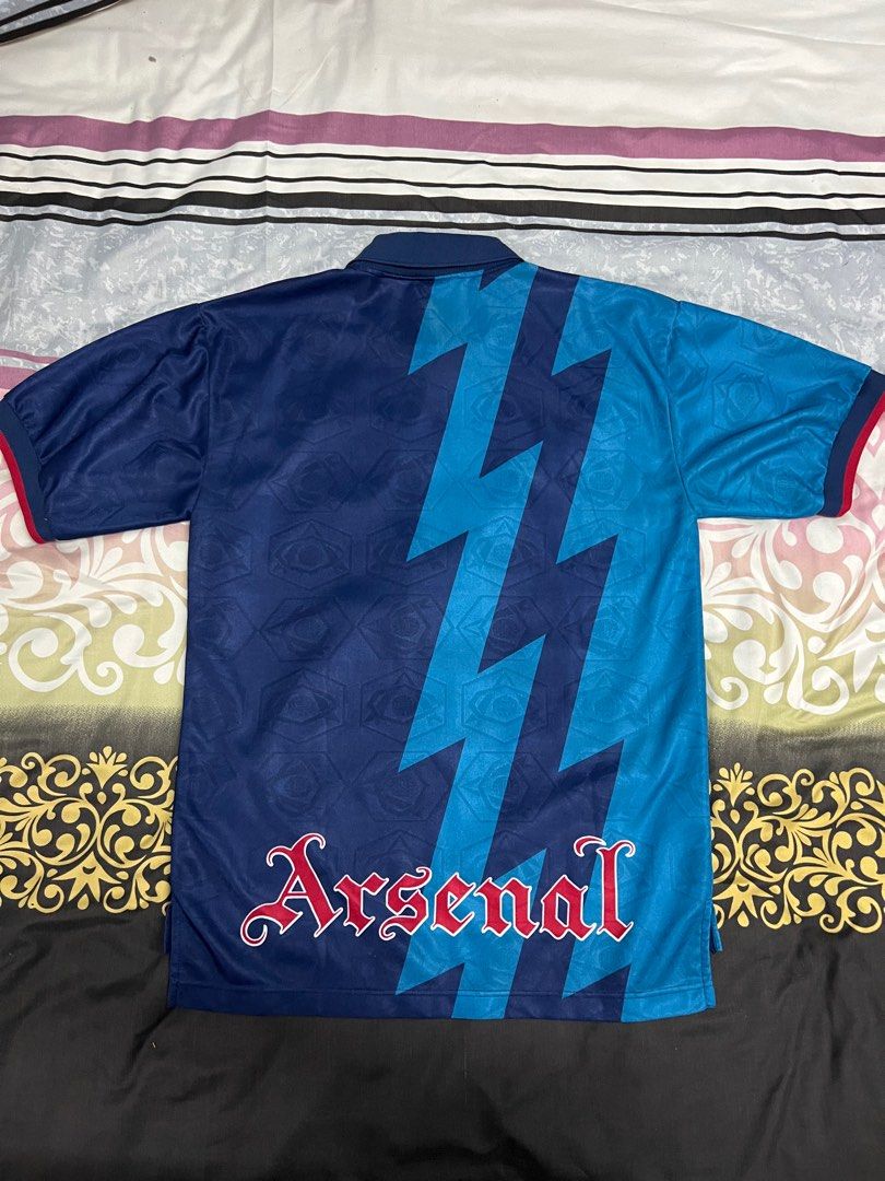 arsenal jersey nike, Men's Fashion, Activewear on Carousell