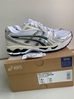 (Category: ) located in . Submitted by a_live4sneakers (Listing ID 1246096792, Image 1). Description: .