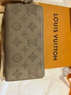 Louis Vuitton haumea mahina noir, Luxury, Bags & Wallets on Carousell