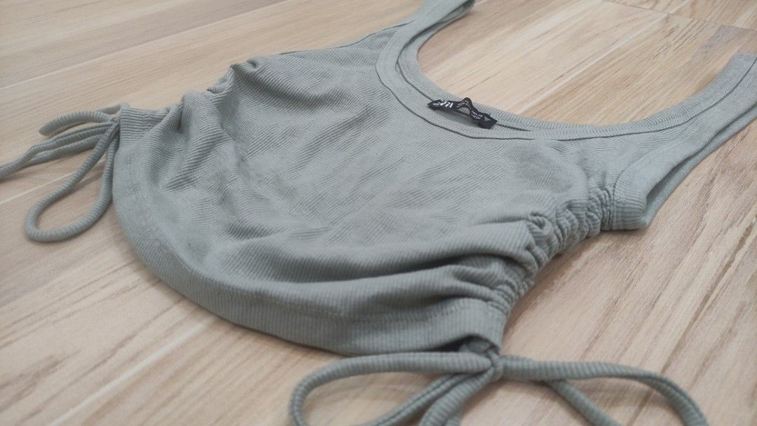 Authentic Zara Sexy Ruched crop top (Category: Sleeveless) located in Echague. Submitted by stuffstoletgo (Listing ID 1245994348, Image 3). Description: Authentic Zara top ruched at both side design best fit s-m (M on tag) 280 only!.