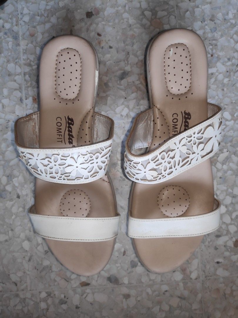 Bata comfit hotsell wedges