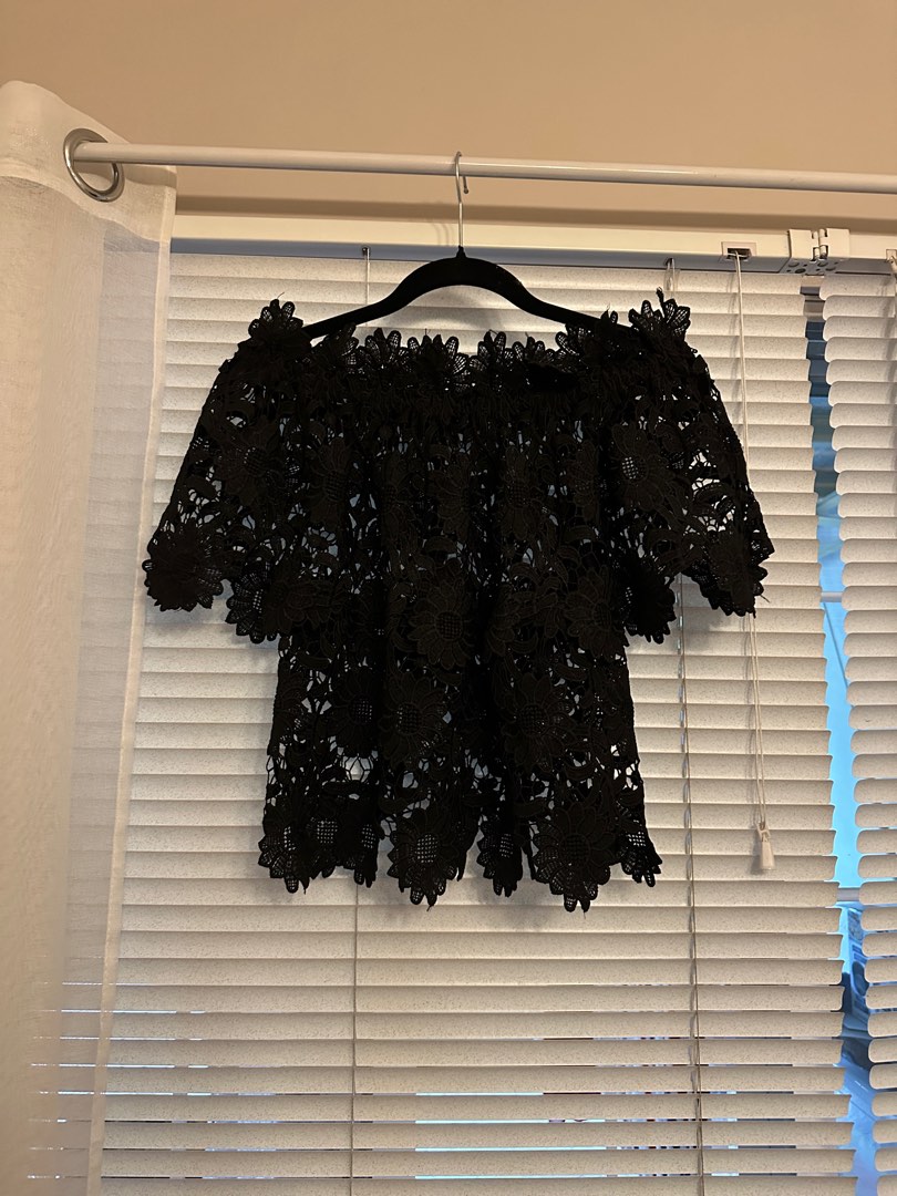 Black Off Shoulder Top, Women's Fashion, Tops, Blouses on Carousell