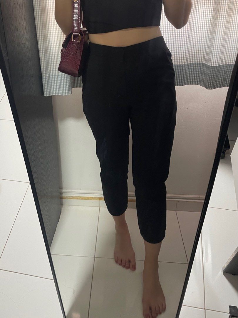 Black Pants (Category: Other Bottoms) located in Singapore. Submitted by melrose (Listing ID 1246065713, Image 3). Description: Waist: 13 inch Hips: 16.5 inch Length: 32 inch (do note that I’m 160cm and it ends slightly above my ankles).