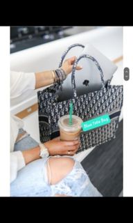(Category: ) located in . Submitted by styleluxeinc (Listing ID 1246178085, Image 1). Description: .