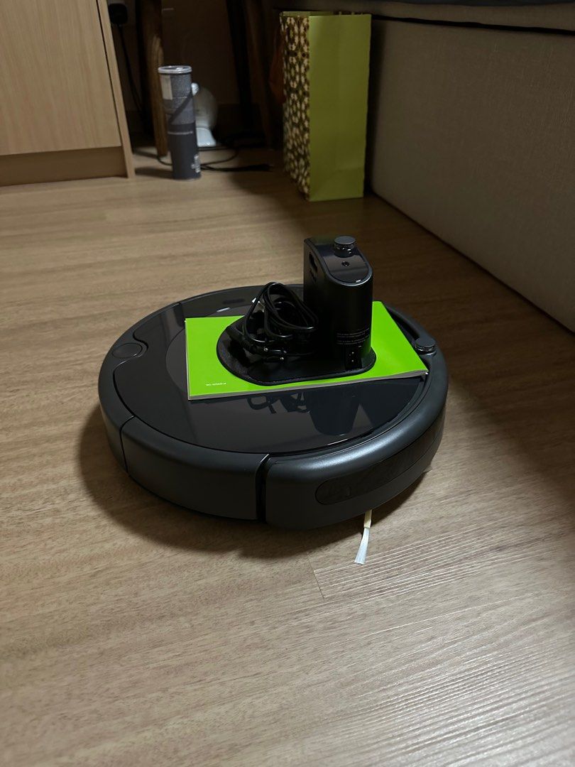 Brand New without Box] Roomba 692, TV & Home Appliances, Vacuum Cleaner &  Housekeeping on Carousell