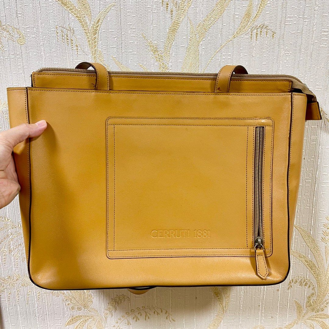 CERRUTI 1881 shoulder bag 手袋, 名牌, 手袋及銀包- Carousell