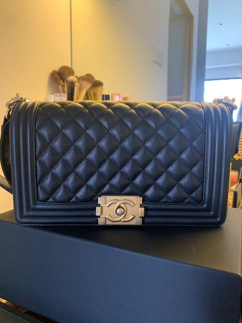Chanel Boy Medium, Chanel Boy Black Medium in Caviar Gold Hareware