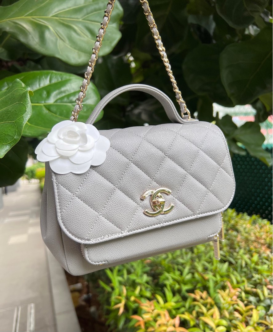 Chanel Small Business Affinity 21A Grey Caviar in GHW, Luxury
