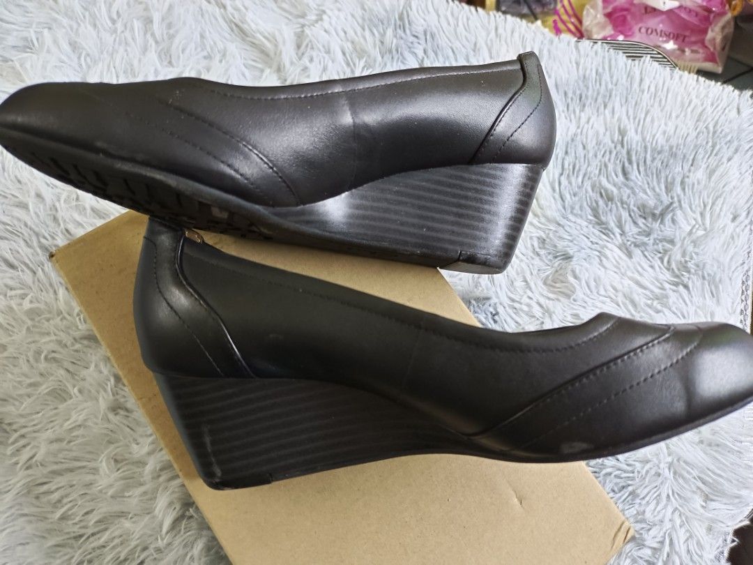 Clarks burmese shop