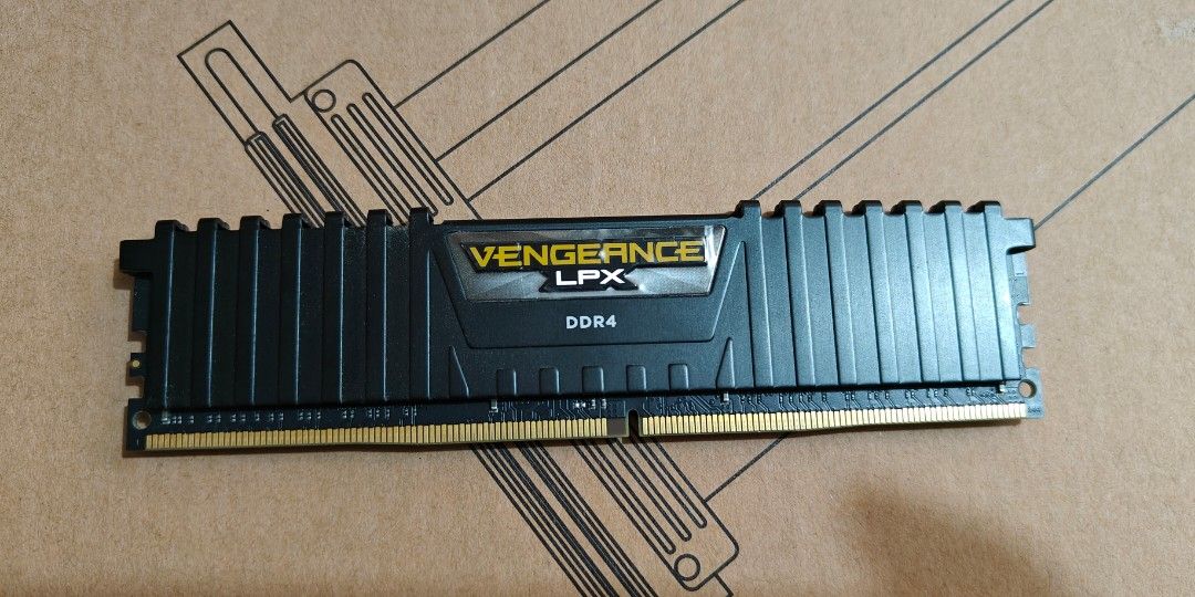 Corsair Vengeance LPX 8gb DDR4 2133MHz CMK16GX4M2A2133C13