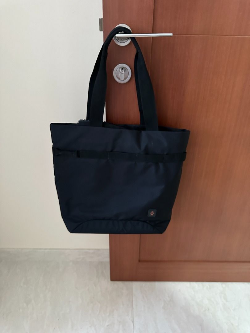 Crumpler tote sales