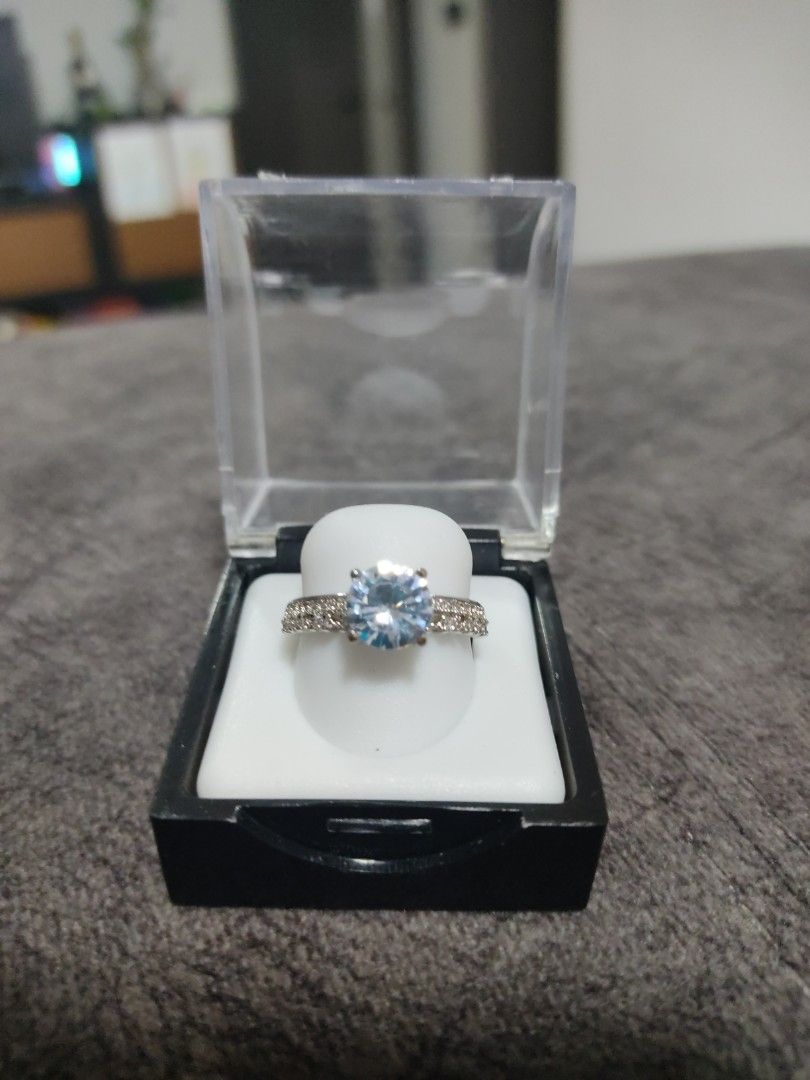 Wedding ring discount cubic zirconia