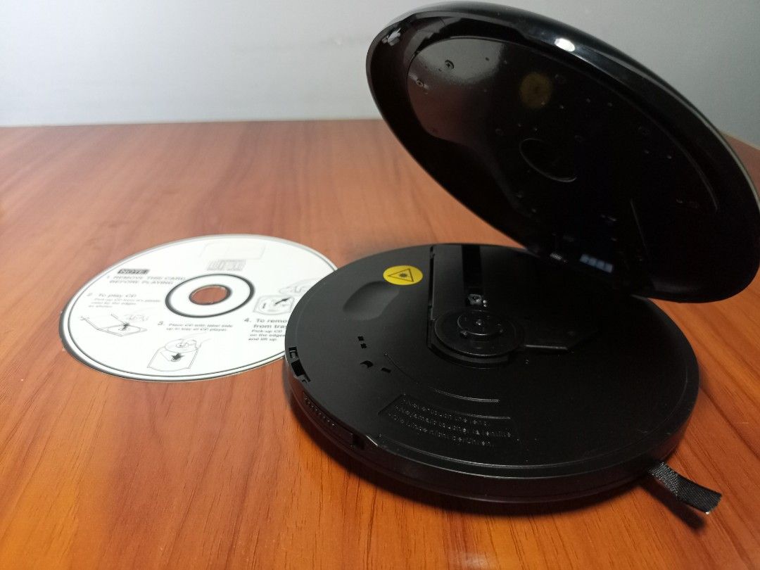 Currys Essentials Vintage Discman CD Player UK SURPLUS, Audio, Portable