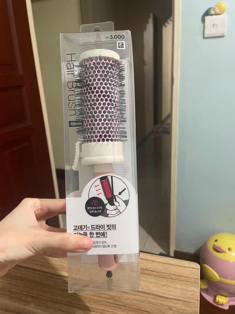 Daiso Hair Curler 48mm, Beauty & Personal Care, Hair on Carousell