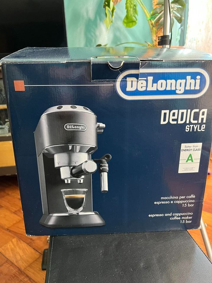 Dedica Deluxe Espresso Machine EC685M on Carousell