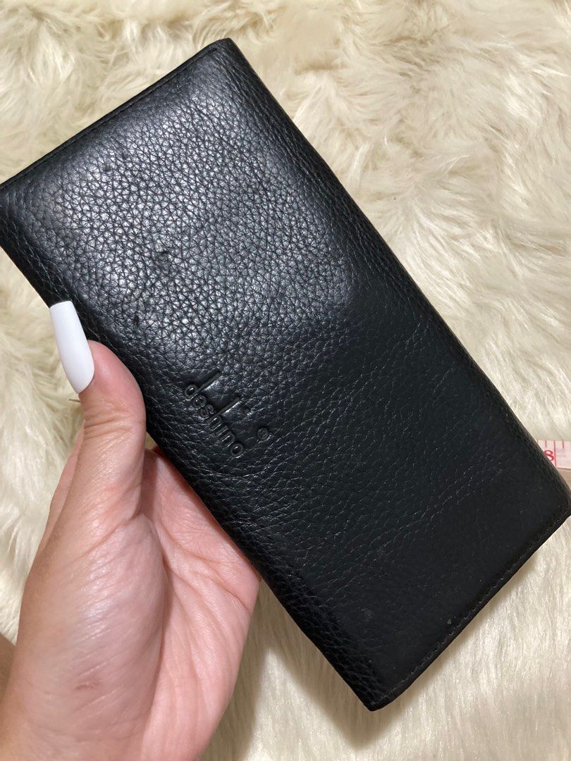 Deshino wallet (Category: Wallets & Card holders) located in Caloocan City. Submitted by unicakczxc (Listing ID 1246133082, Image 3). Description: .