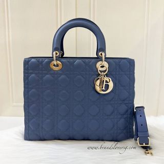 (Category: ) located in . Submitted by brands_lover (Listing ID 1246049883, Image 1). Description: .