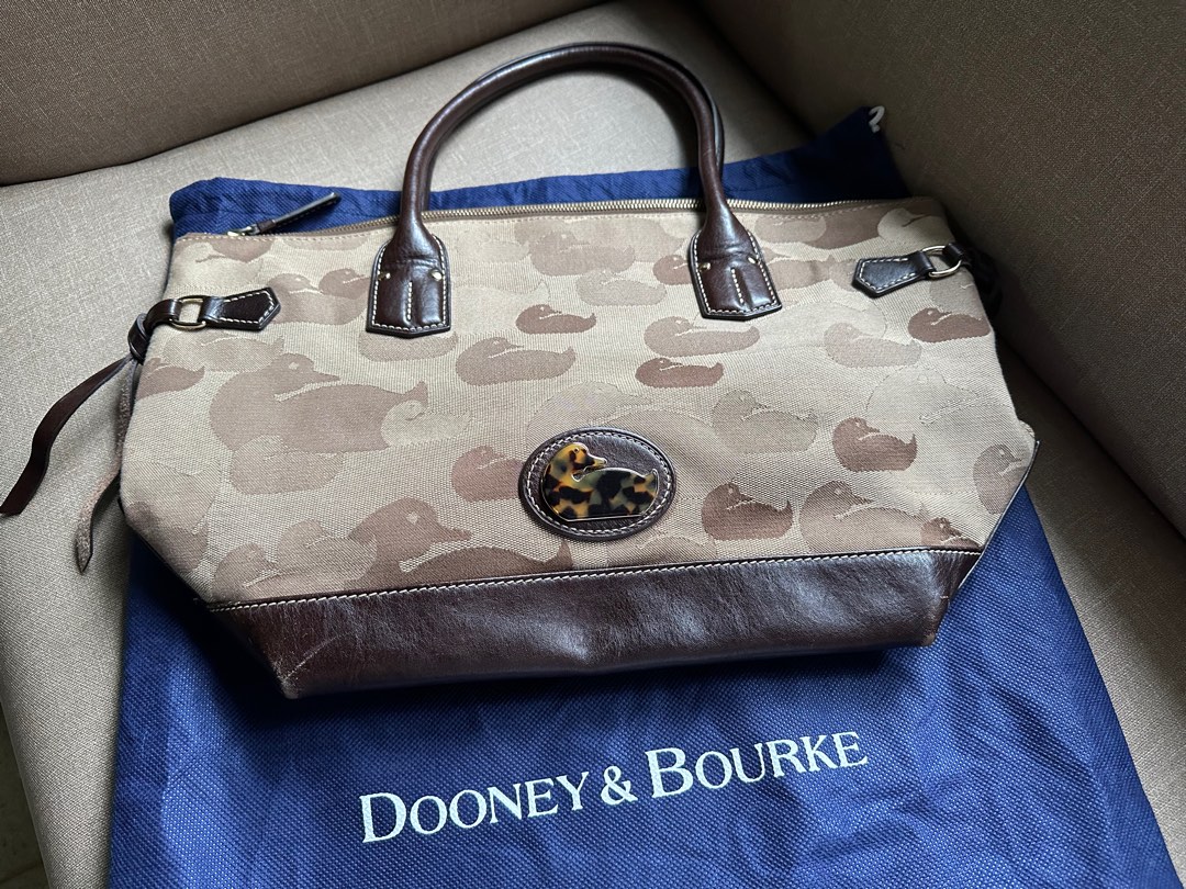 Dooney and bourke duck clearance print bag