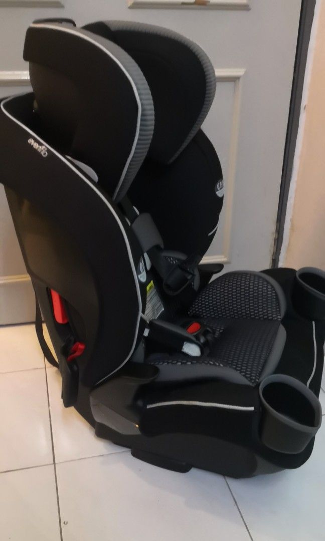 Evenflo everyfit 4 in 1 convertible car seat olympus, Babies & Kids