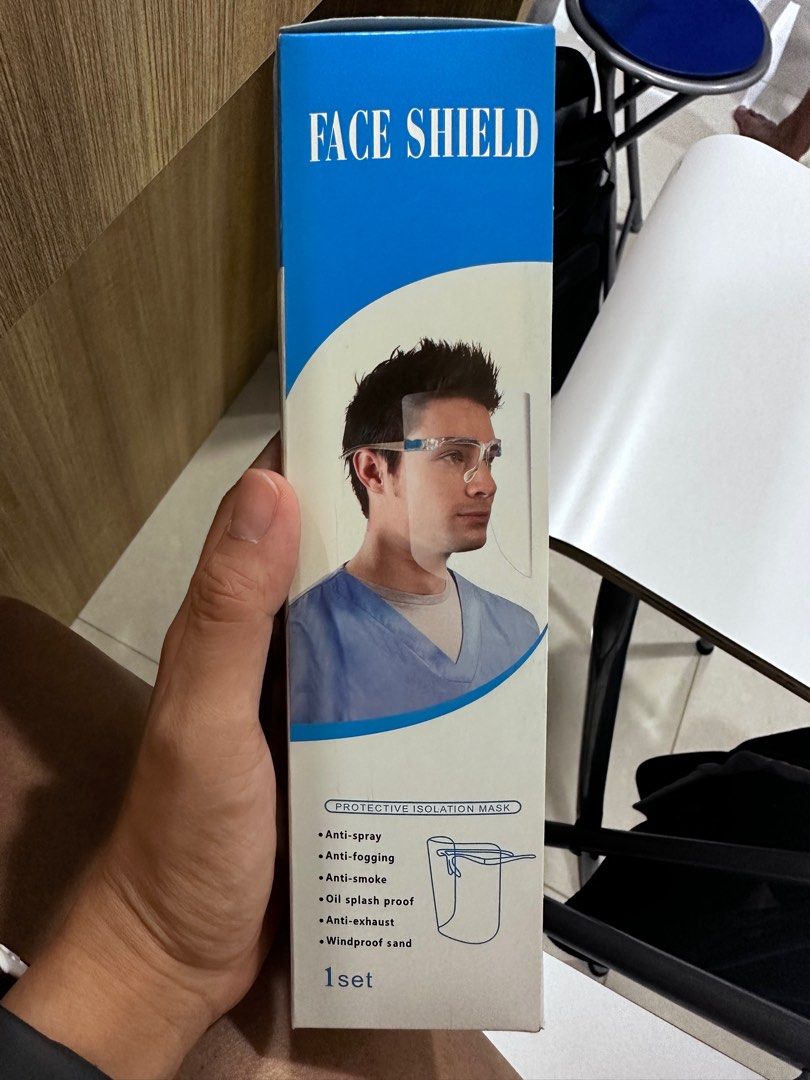 Face Shield (Category: Face Masks & Face Shields) located in Singapore. Submitted by bladequeen (Listing ID 1246076259, Image 1). Description: 1 for $1 or buy 4 get 1 free..