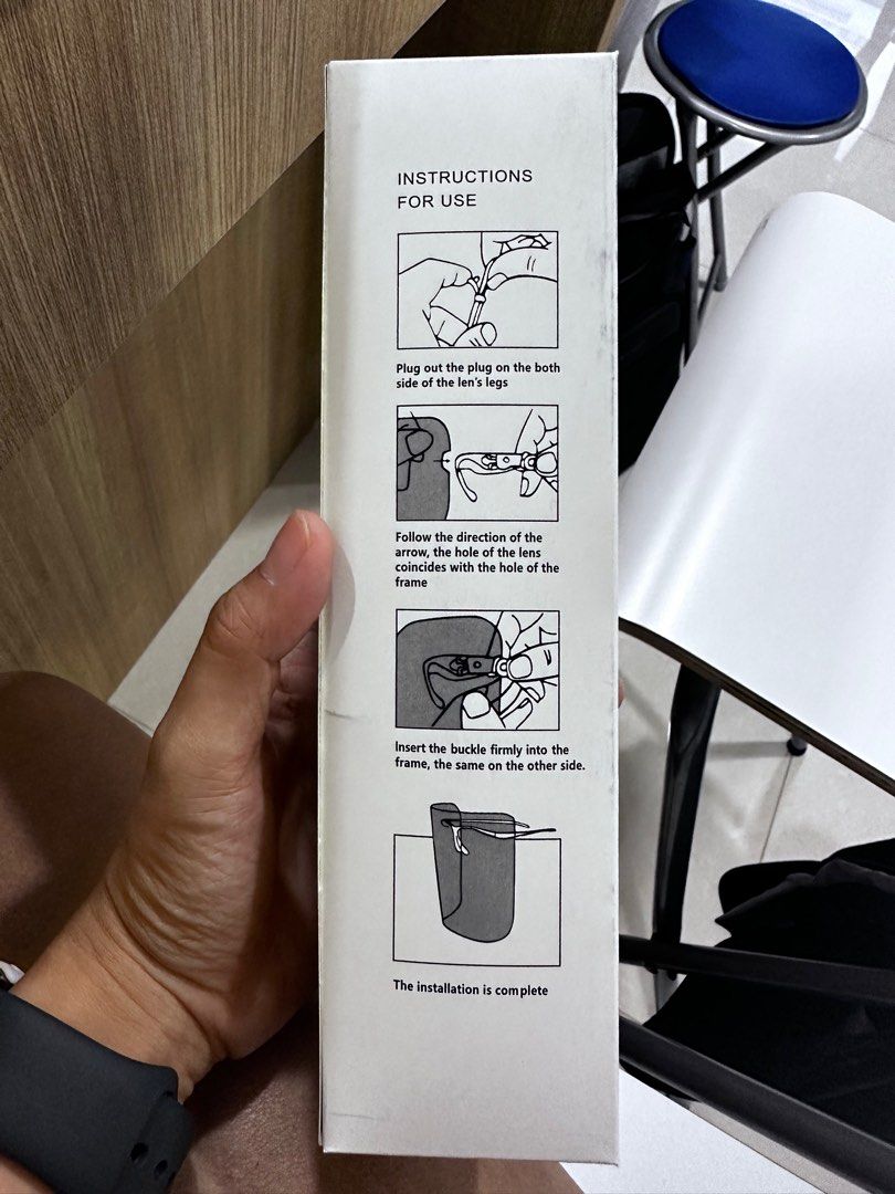 Face Shield (Category: Face Masks & Face Shields) located in Singapore. Submitted by bladequeen (Listing ID 1246076259, Image 2). Description: 1 for $1 or buy 4 get 1 free..
