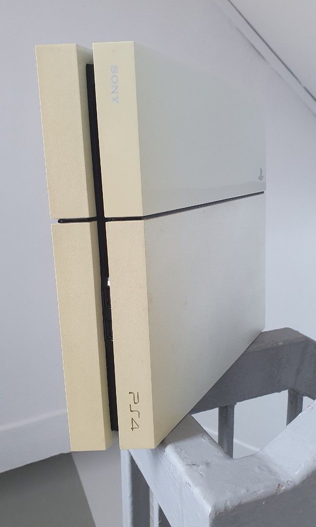 the white playstation 4 the white playstation 4