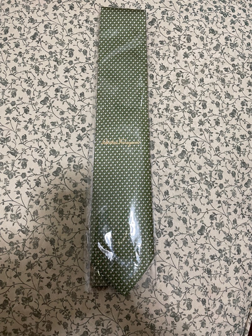 Ferragamo Green Martini Tie, Men's Fashion, Watches & Accessories, Ties
