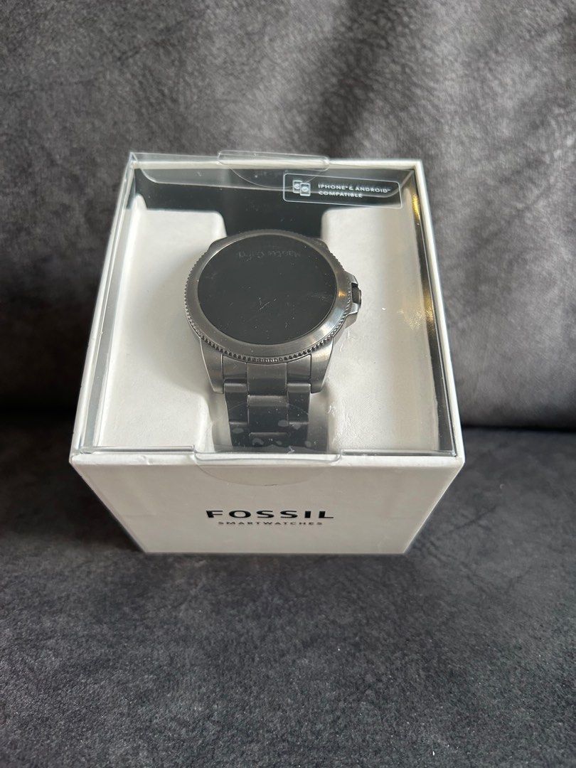 Is the fossil smartwatch compatible with iphone new arrivals